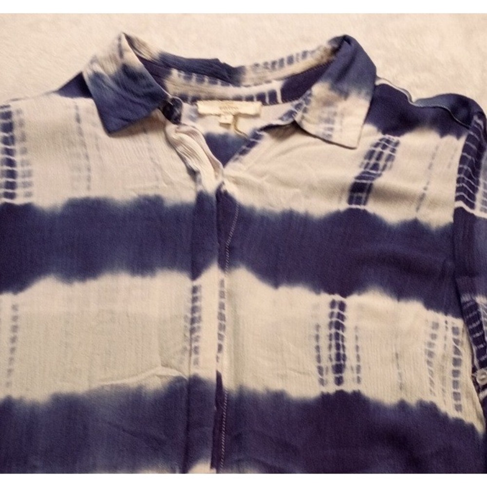 Entro Button Down Women's Tie Dye Hi-Low Hem Shirt Large Blue White Casual Top - Picture 4 of 13